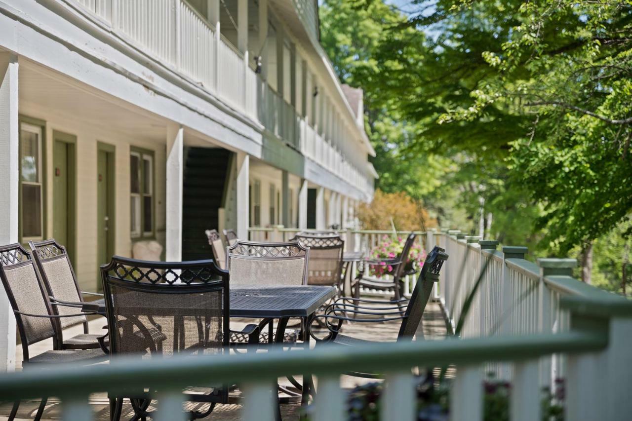 Seven Hills Inn Ленокс Экстерьер фото