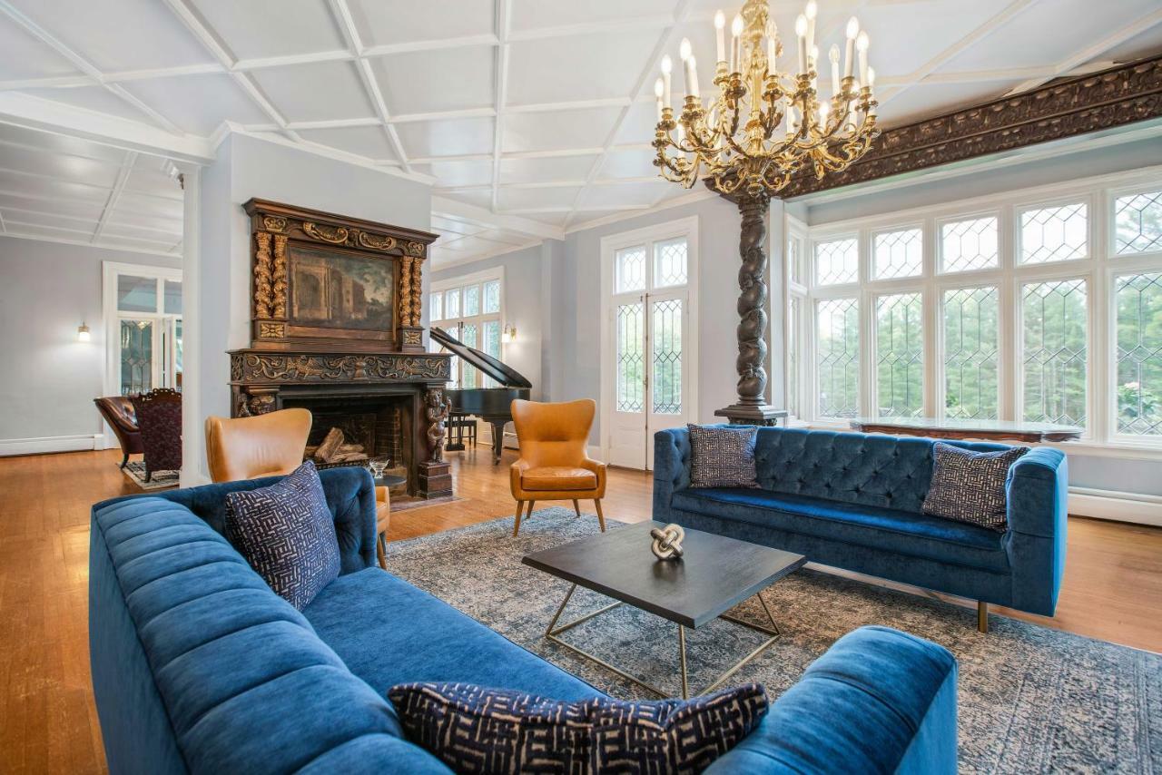 Seven Hills Inn Ленокс Экстерьер фото