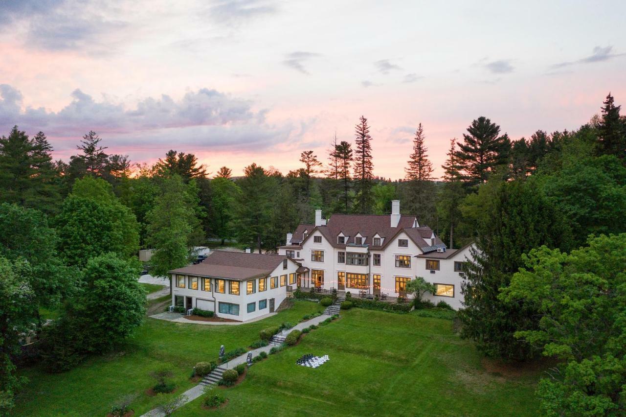 Seven Hills Inn Ленокс Экстерьер фото