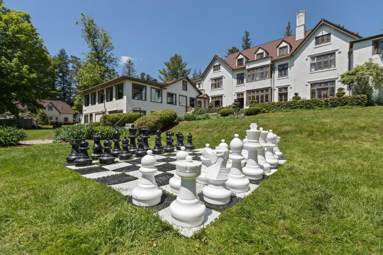 Seven Hills Inn Ленокс Экстерьер фото