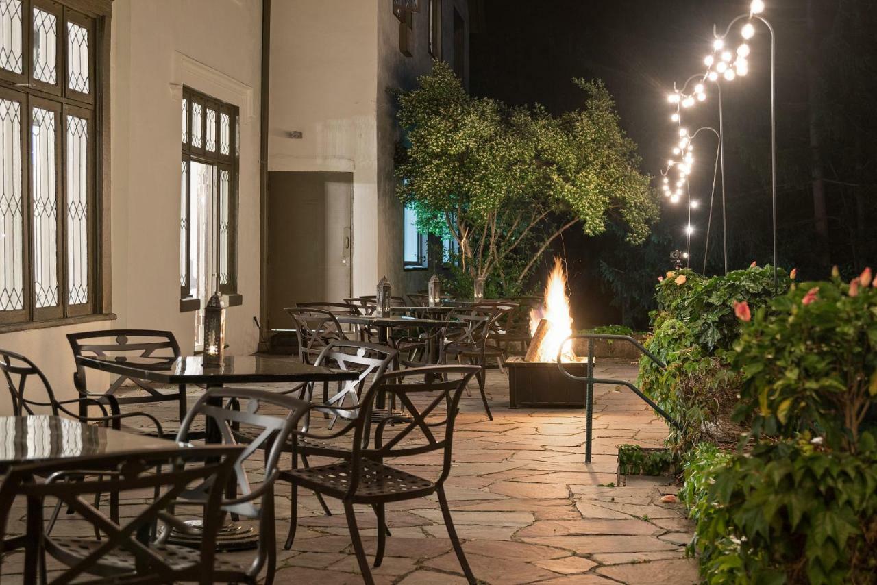 Seven Hills Inn Ленокс Экстерьер фото